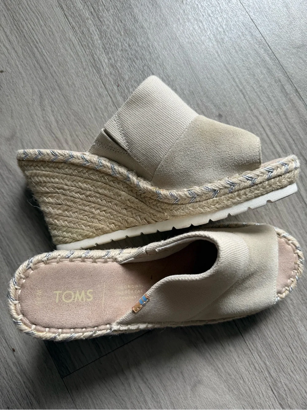 TOMS Beige/Cream Espadrille Wedge Sandals Size 7.5W